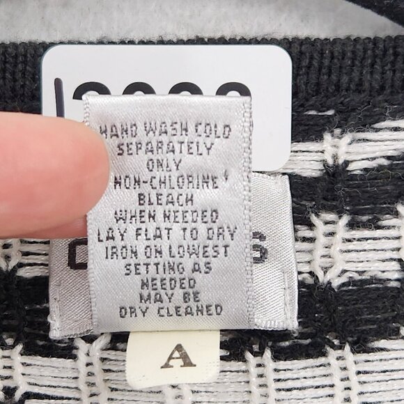 Chicos Sweater Womens 0 Black White 4 Zebra Print Cardigan Knit Casual Classic - Picture 8 of 12